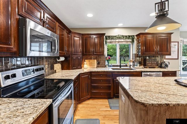 17802 Monroe Street, Omaha, NE 68135