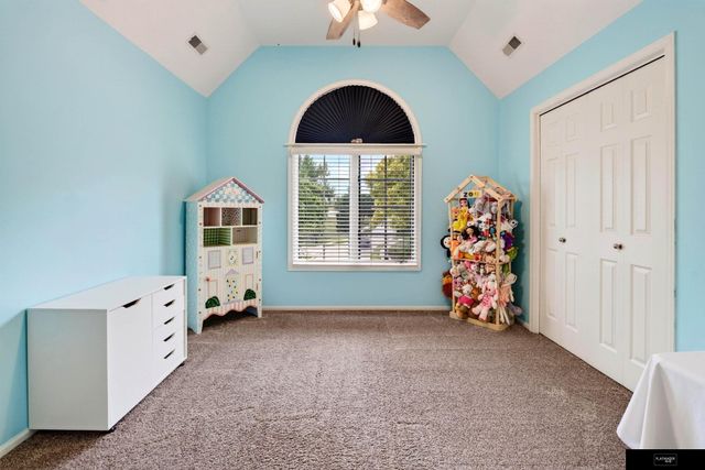 17802 Monroe Street, Omaha, NE 68135
