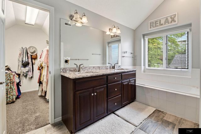 17802 Monroe Street, Omaha, NE 68135