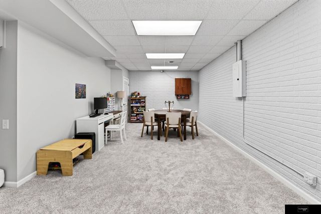 17802 Monroe Street, Omaha, NE 68135
