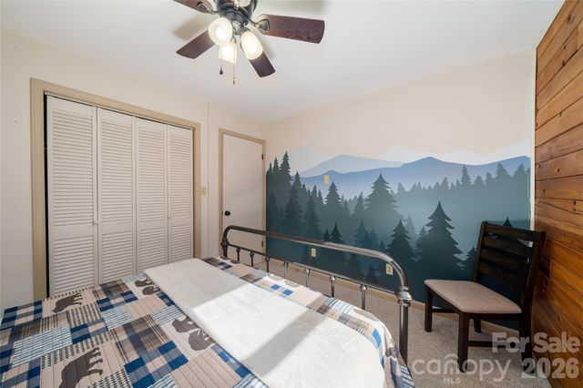 37 Cherokee Trail, Fletcher, NC 28732