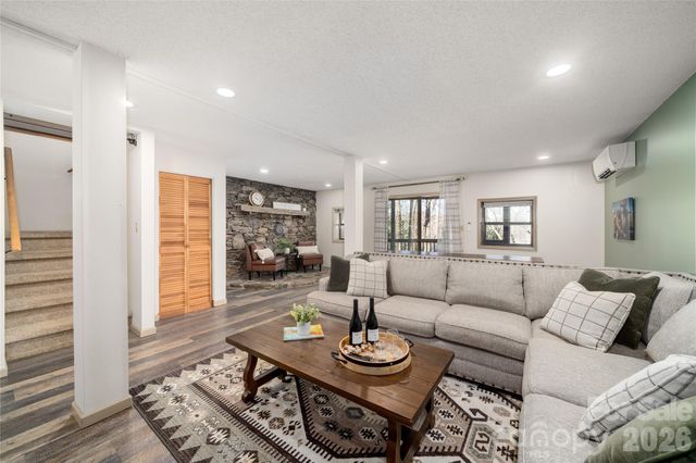 37 Cherokee Trail, Fletcher, NC 28732