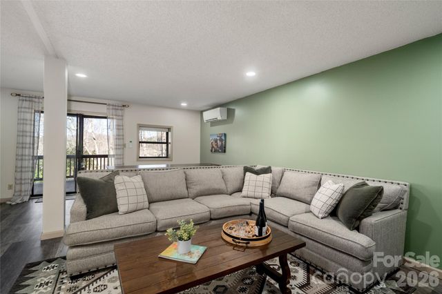 37 Cherokee Trail, Fletcher, NC 28732