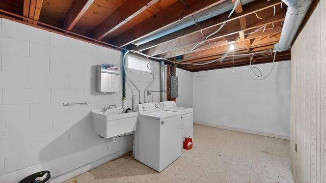 320 1st Street NW, Byron, MN 55920