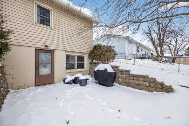 320 1st Street NW, Byron, MN 55920