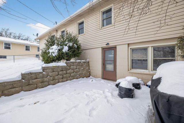 320 1st Street NW, Byron, MN 55920