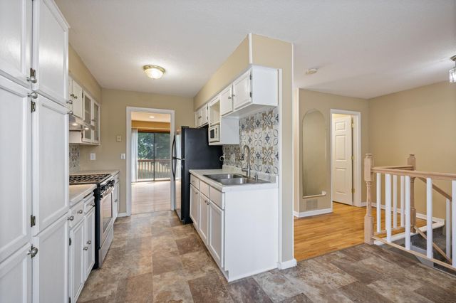 8855 Ironwood Avenue S, Cottage Grove, MN 55016