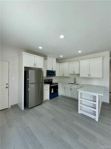 1001 Hidden Hills Street, Mission, TX 78572