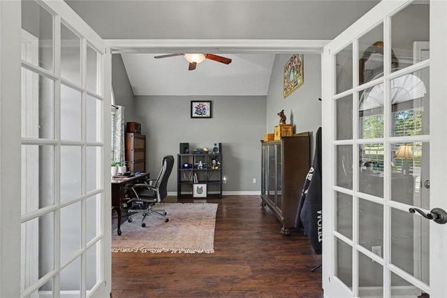 285 Creekside Way, Mcdonough, GA 30252