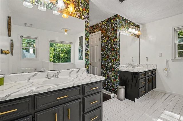 285 Creekside Way, Mcdonough, GA 30252
