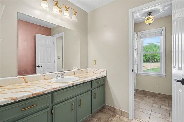 285 Creekside Way, Mcdonough, GA 30252