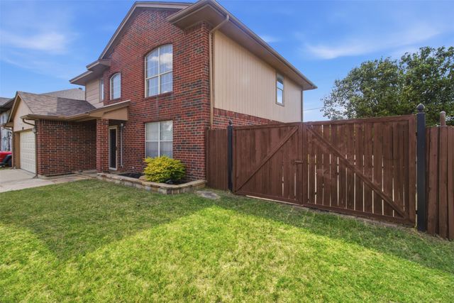 7029 Brookdale Drive, Watauga, TX 76148