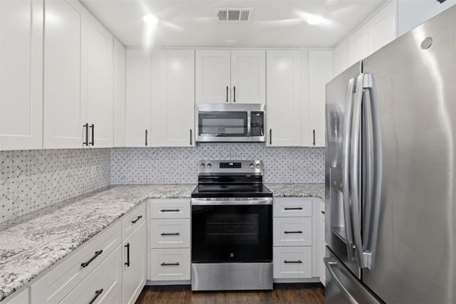 7029 Brookdale Drive, Watauga, TX 76148