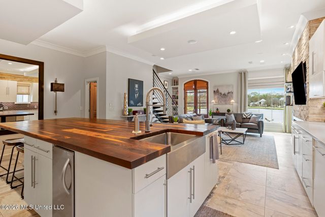 216 Eastpark Street, Ridgeland, MS 39157