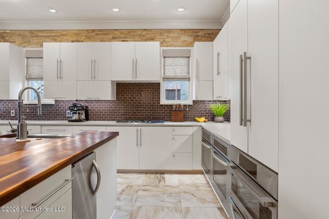 216 Eastpark Street, Ridgeland, MS 39157