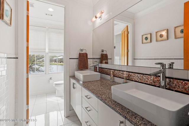 216 Eastpark Street, Ridgeland, MS 39157