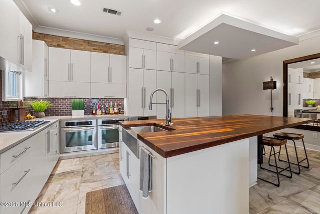 216 Eastpark Street, Ridgeland, MS 39157