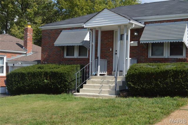 3520 Wismer Road, Breckenridge Hills, MO 63074