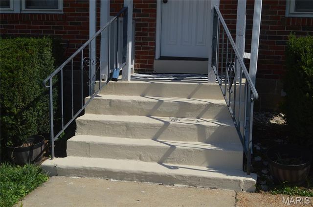 3520 Wismer Road, Breckenridge Hills, MO 63074