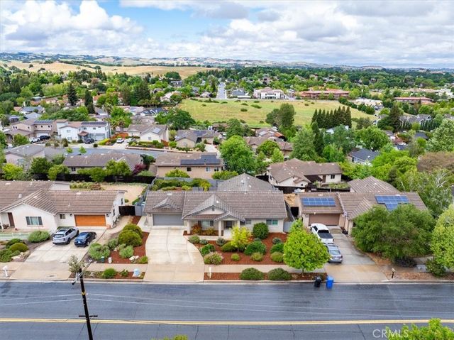 1280 Templeton Hills, Templeton, CA 93465