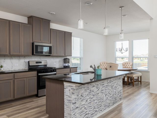 3814 Riardo DR, Round Rock, TX 78665