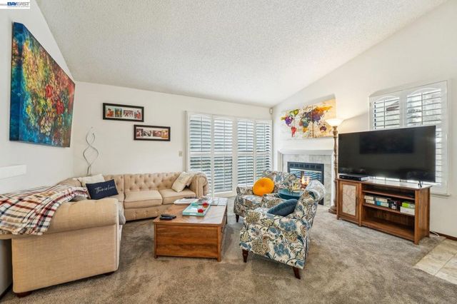 38764 Huntington Cir, Fremont, CA 94536