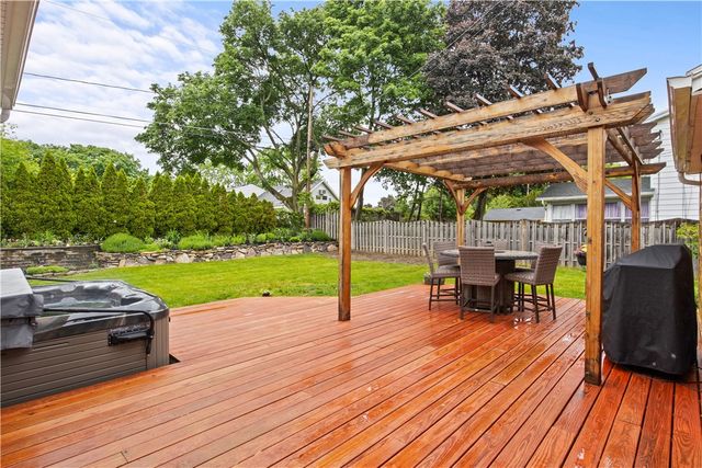 193 Floral Drive, Irondequoit, NY 14617