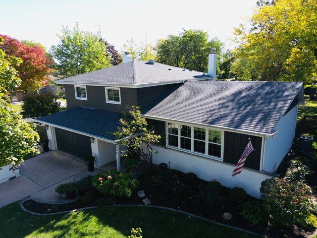 522 E Park Manor Court, Elmhurst, IL 60126