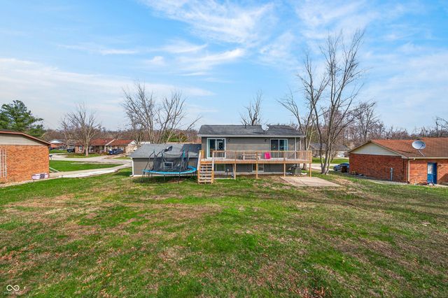 10961 W Hillview Place, Columbus, IN 47201