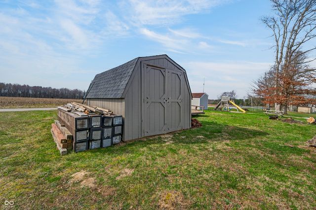 10961 W Hillview Place, Columbus, IN 47201