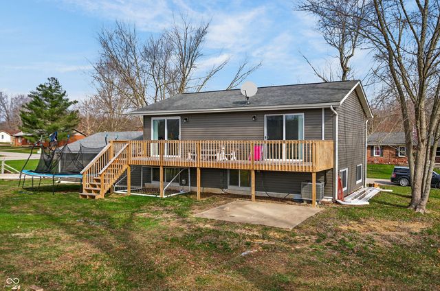 10961 W Hillview Place, Columbus, IN 47201