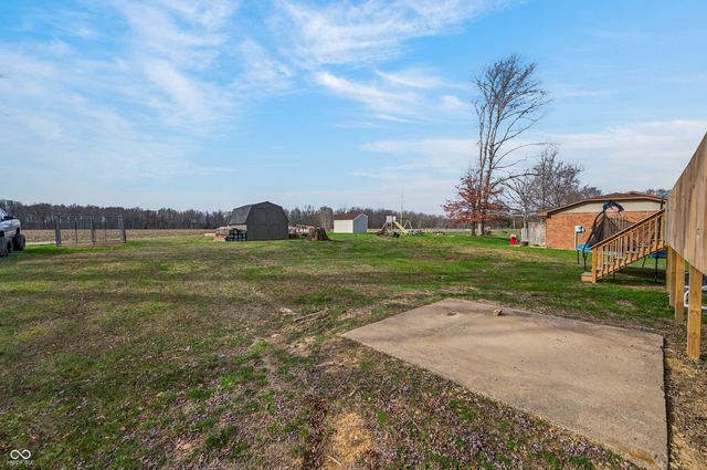 10961 W Hillview Place, Columbus, IN 47201