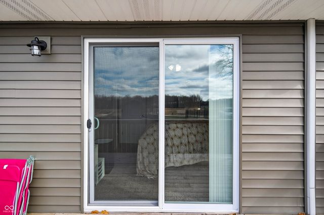 10961 W Hillview Place, Columbus, IN 47201