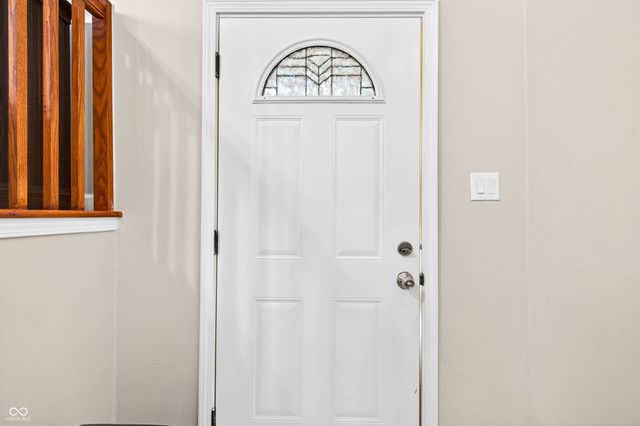 10961 W Hillview Place, Columbus, IN 47201