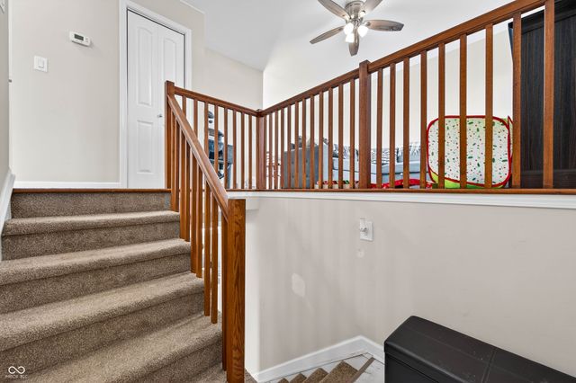 10961 W Hillview Place, Columbus, IN 47201