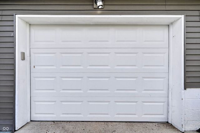 10961 W Hillview Place, Columbus, IN 47201