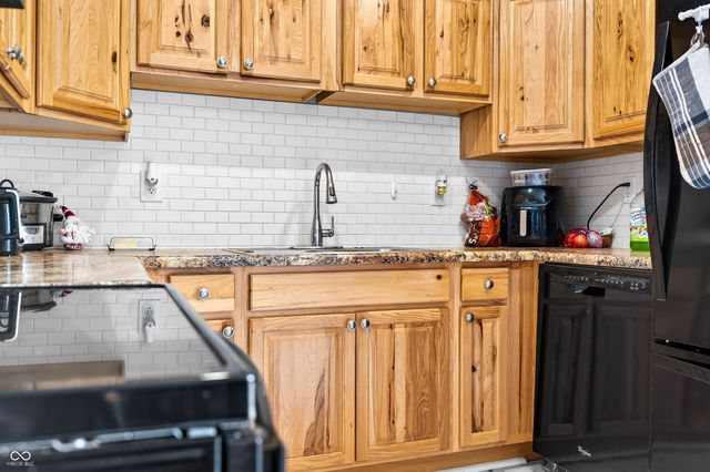 10961 W Hillview Place, Columbus, IN 47201