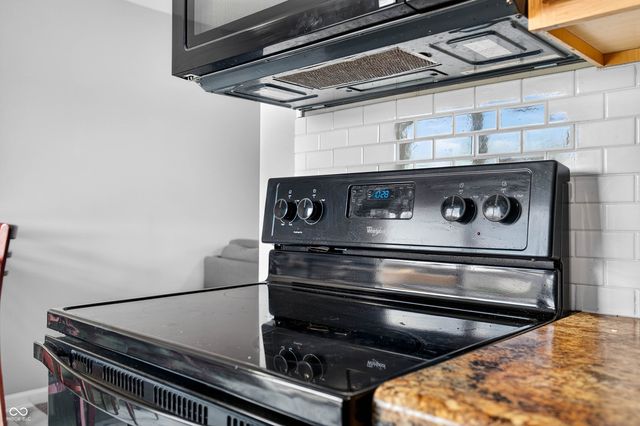 10961 W Hillview Place, Columbus, IN 47201