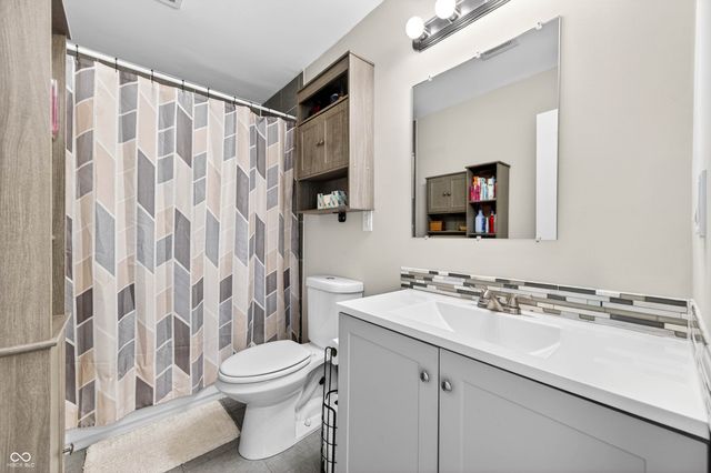 10961 W Hillview Place, Columbus, IN 47201