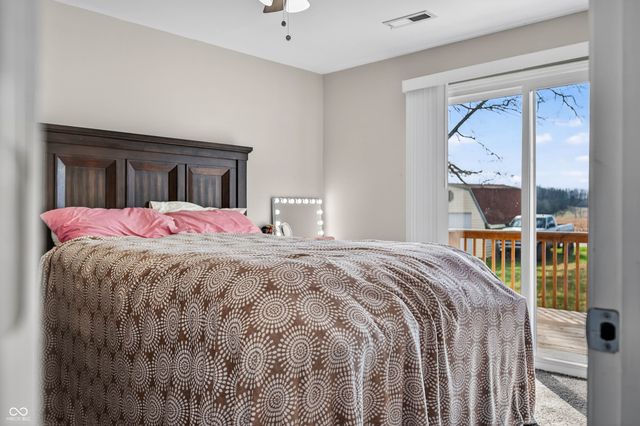 10961 W Hillview Place, Columbus, IN 47201