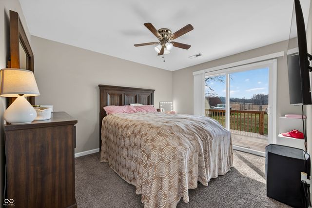 10961 W Hillview Place, Columbus, IN 47201