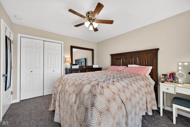 10961 W Hillview Place, Columbus, IN 47201