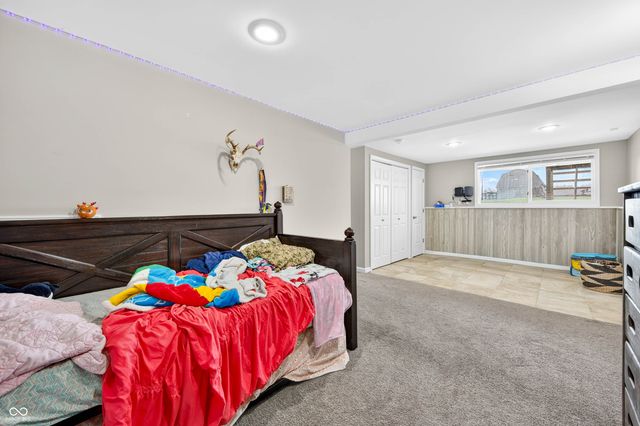 10961 W Hillview Place, Columbus, IN 47201