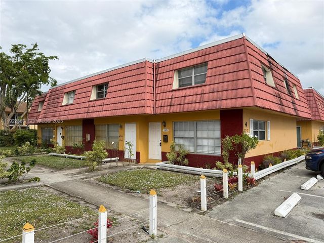 5327 NW 27th St D4, Lauderhill, FL 33313