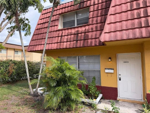 5327 NW 27th St D4, Lauderhill, FL 33313