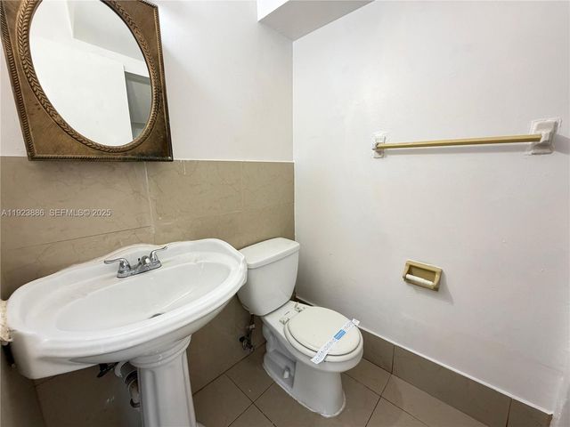 5327 NW 27th St D4, Lauderhill, FL 33313