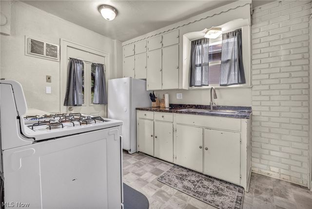 1645 Goodyear Boulevard, Akron, OH 44305