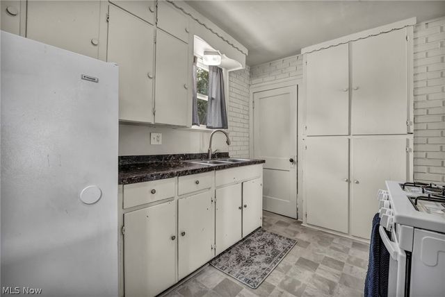1645 Goodyear Boulevard, Akron, OH 44305