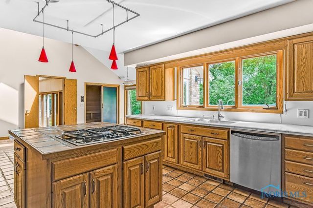 6045 Miakonda Trail, Sylvania, OH 43560