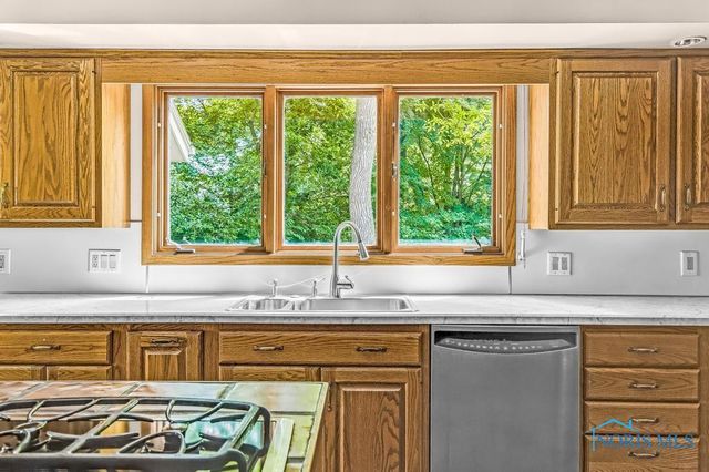 6045 Miakonda Trail, Sylvania, OH 43560